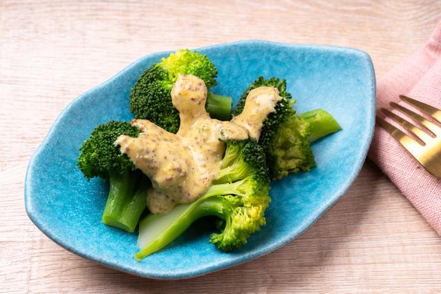 ブロッコリーのごまマヨ和え