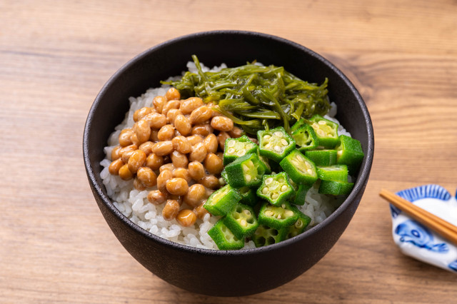 納豆オクラめかぶねばねば丼